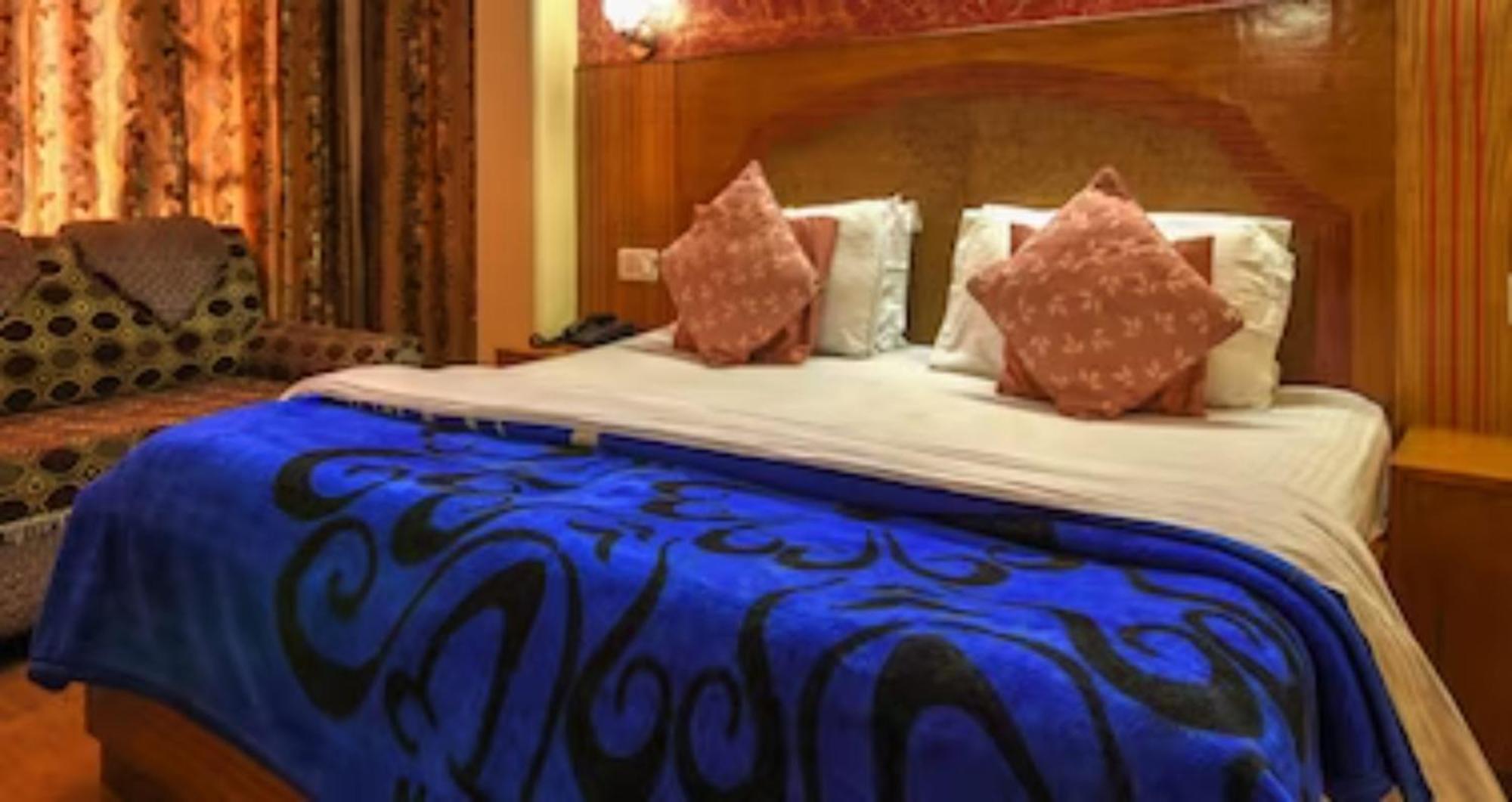 Hotel King Palace - Nature-Valley-Luxury-Room - Prime Location With Parking Facilities Шимла Екстериор снимка