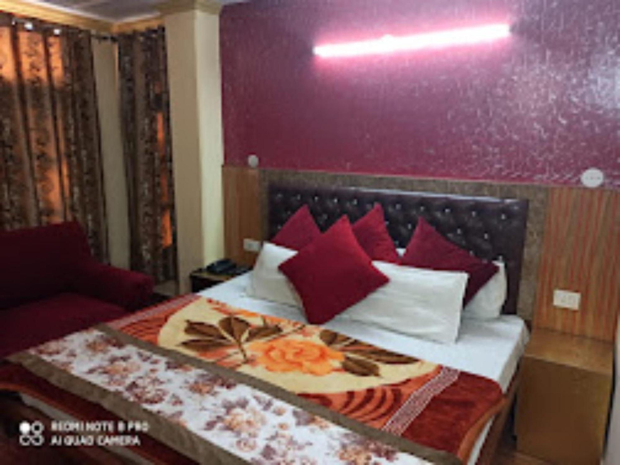 Hotel King Palace - Nature-Valley-Luxury-Room - Prime Location With Parking Facilities Шимла Екстериор снимка